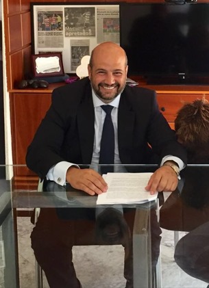 Enrique Zarza en su despacho